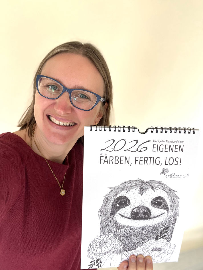 Bianka mit Kalender 2026